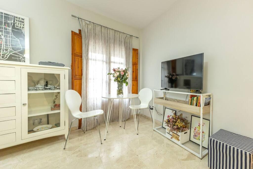 Pajaritos Center Suite By Valcambre Sevilla Exteriör bild